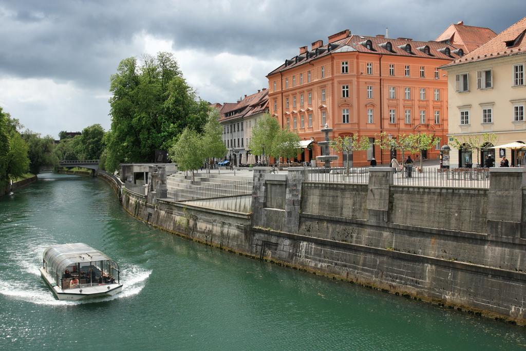 Aura Guesthouse Ljubljana Eksteriør billede